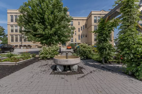 172 Falmouth ST #103, Portland, ME 04102