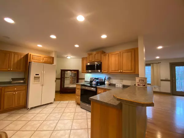 Warren, ME 04864,279 Arboretum Park DR