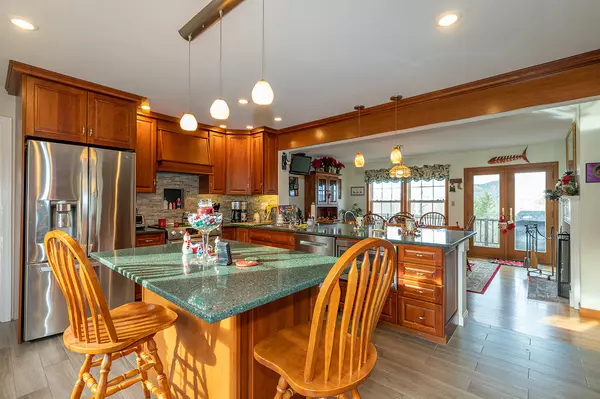 Rockport, ME 04856,8 Pine Brae LN