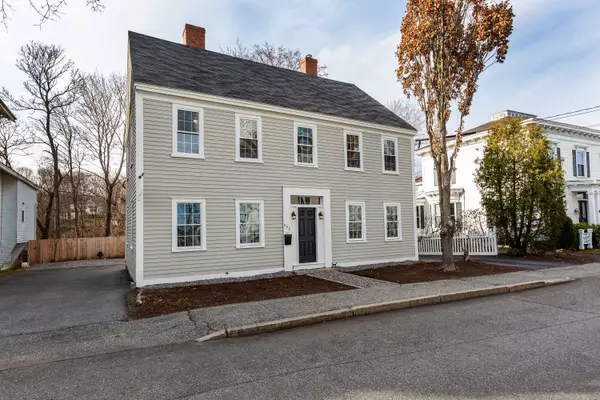 842 Washington ST, Bath, ME 04530