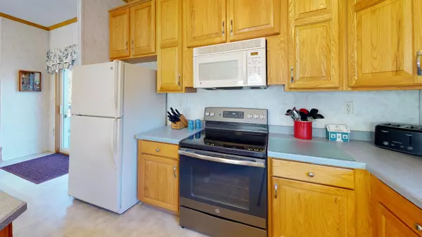 Mechanic Falls, ME 04256,87 Winterbrook RD