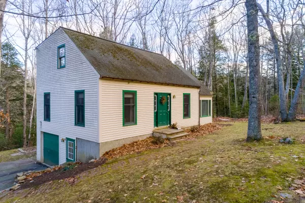 62 Timber LN, Newcastle, ME 04553