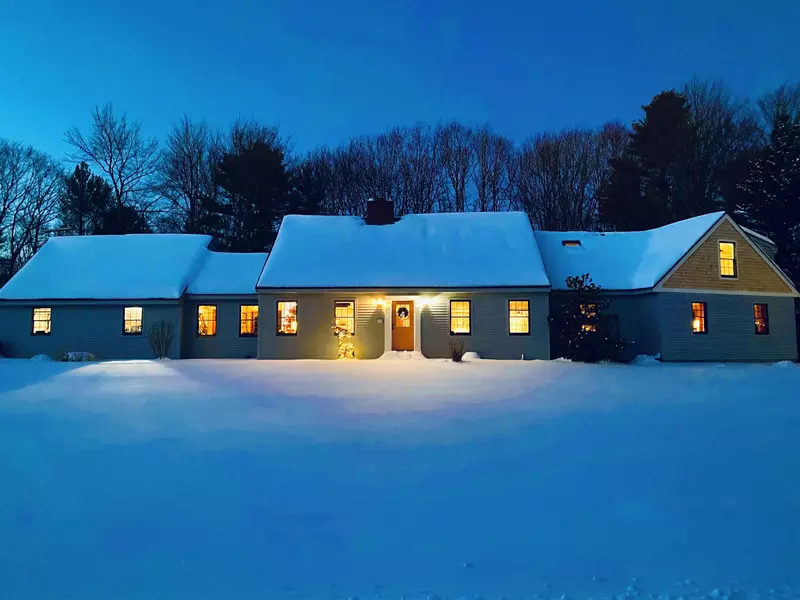 13 Rosewood CIR, Kennebunk, ME 04043