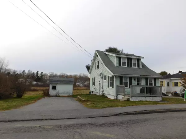 44 Pine ST, Bucksport, ME 04416