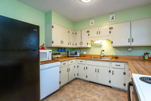 Topsham, ME 04086,11 Williams DR