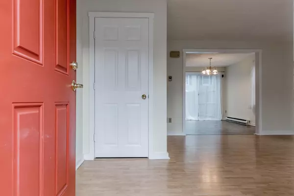 Topsham, ME 04086,16 Munroe LN #16