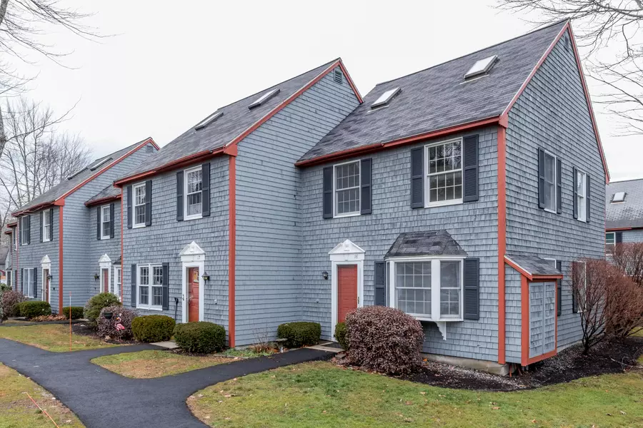 16 Munroe LN #16, Topsham, ME 04086