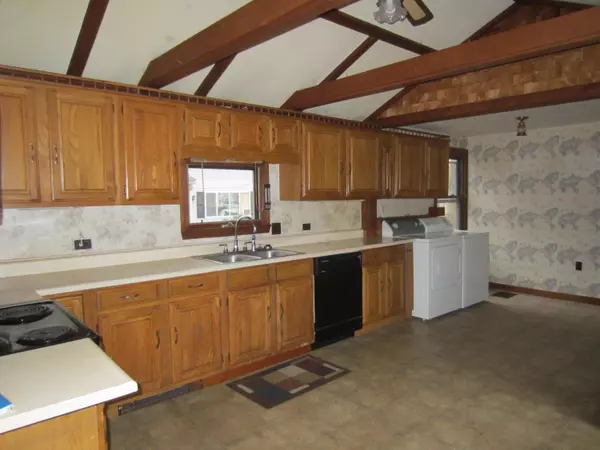 Richmond, ME 04357,68 Boynton ST