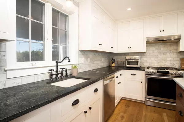 New Gloucester, ME 04260,15 Berryfield LN