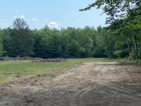 28 Sanford RD, Waterboro, ME 04087