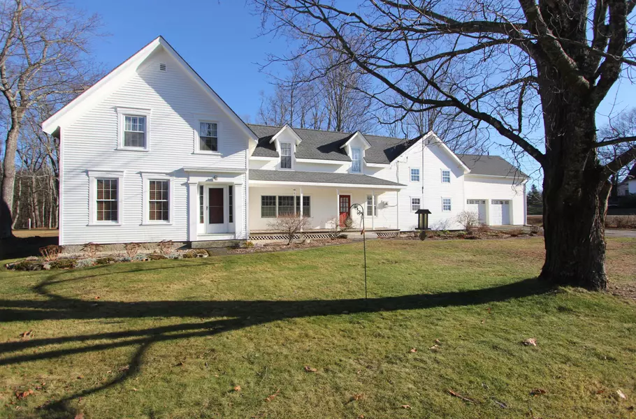 5 Ridge RD, Corinth, ME 04427