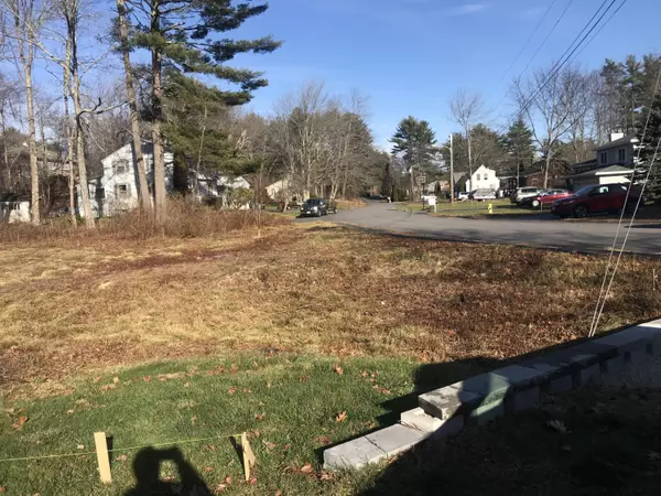 Old Orchard Beach, ME 04064,8 Birch LN