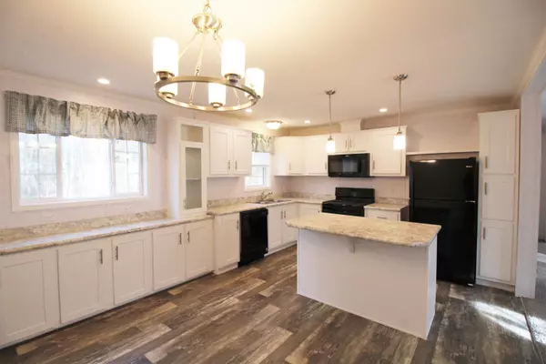 Glenburn, ME 04401,321 Lakeview RD