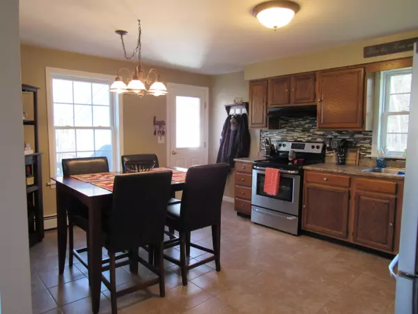 Hermon, ME 04401,715 Blackstream RD