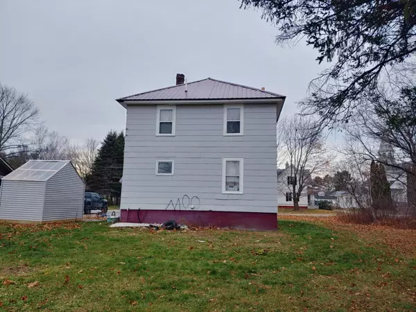 Howland, ME 04448,26 Coffin ST