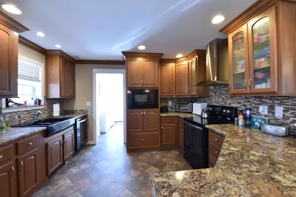 268 Edinburg RD, Howland, ME 04448