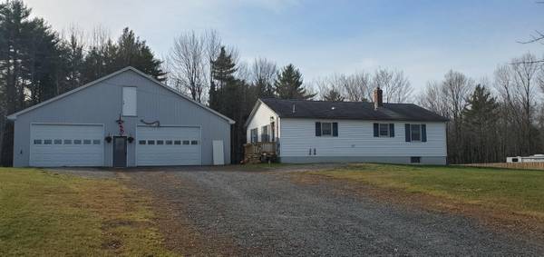 7 Adams RD, Fairfield, ME 04937