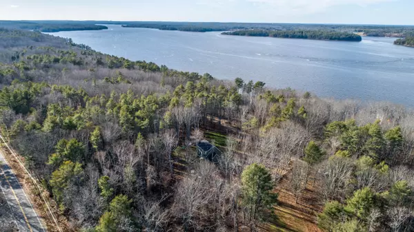 33 Ridge View LN, Westport Island, ME 04578