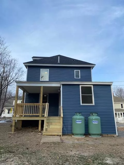 Sanford, ME 04083,21 Sherburne ST