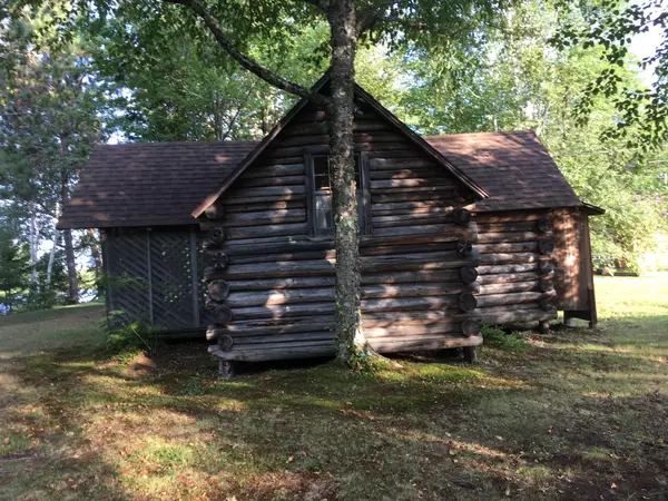 Willimantic, ME 04443,5 Deer Run RD