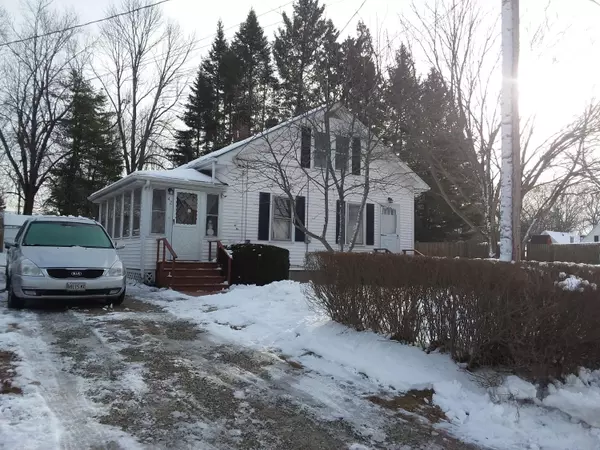 42 Hillcrest AVE, Randolph, ME 04346
