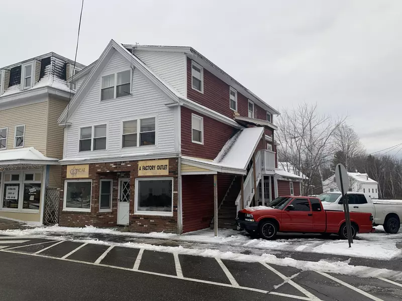 42 Market ST, North Berwick, ME 03906