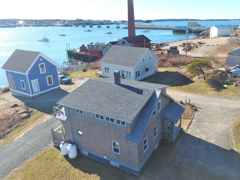 12 Breeze ST, Jonesport, ME 04649