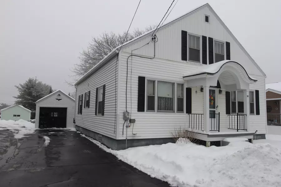 26 Louise AVE, Lewiston, ME 04240