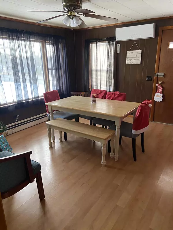 Milford, ME 04461,62 Bradley RD