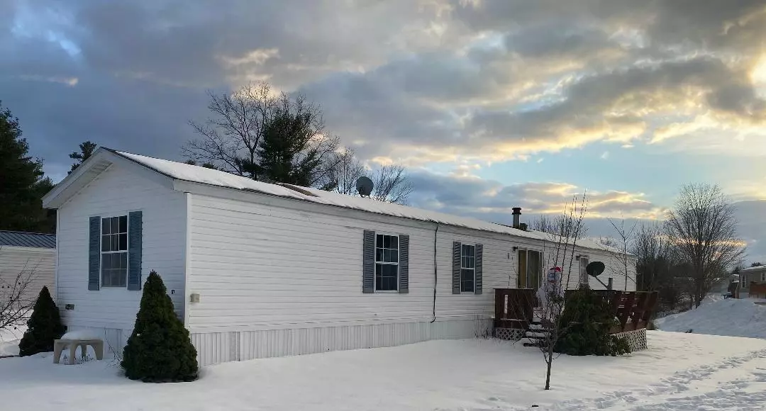 Lewiston, ME 04240,67 Autumn LN
