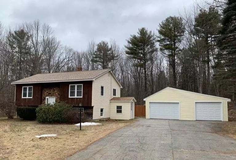 85 Old Lisbon RD, Topsham, ME 04086