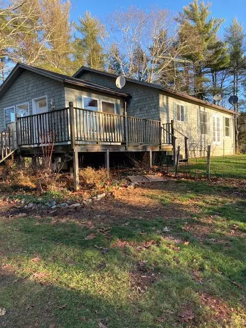 Whitefield, ME 04353,93 Heath RD