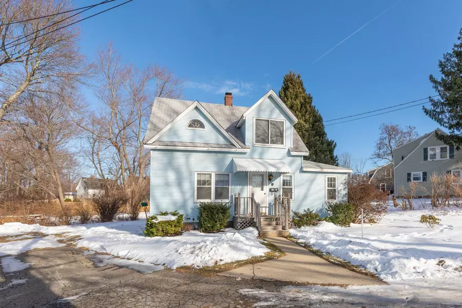 12 Lilac LN, Eliot, ME 03903