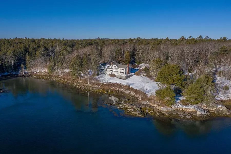 39 Heron Cove LN, Bremen, ME 04551
