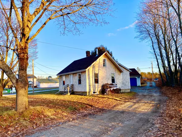 202 River RD, Orrington, ME 04474