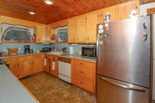 Naples, ME 04055,129 Kansas RD