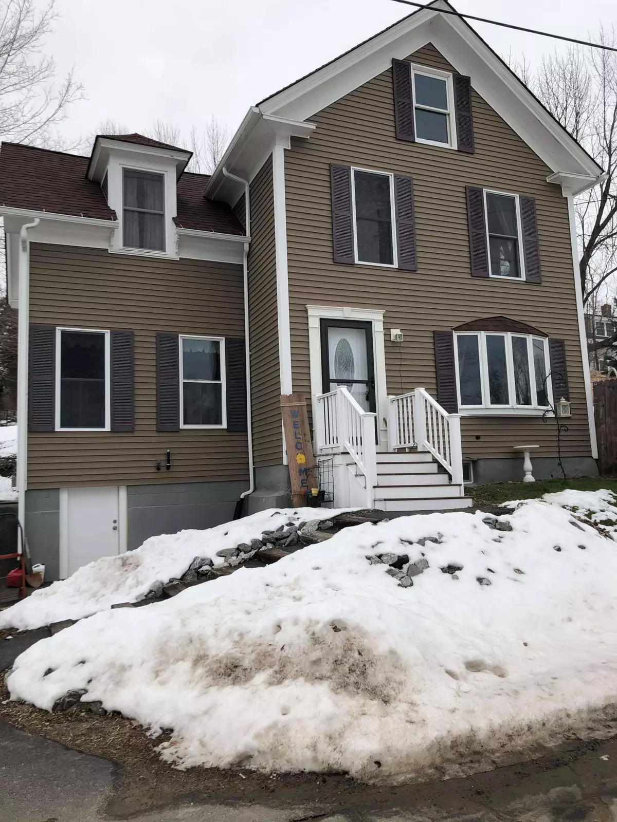Sabattus, ME 04280,29 Hemlock ST