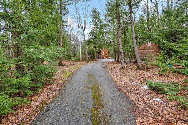 15 Cold Bear DR, Windham, ME 04062