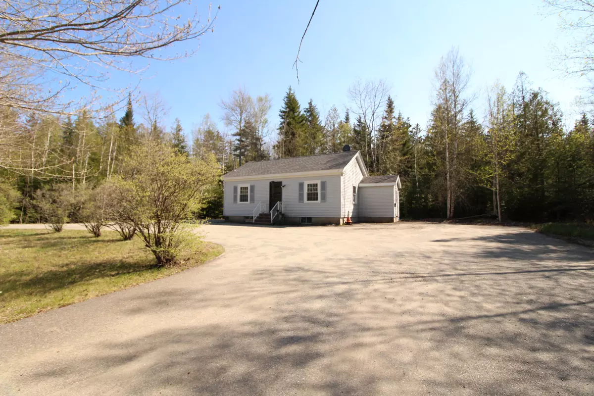 Gouldsboro, ME 04607,417 Route 1 E