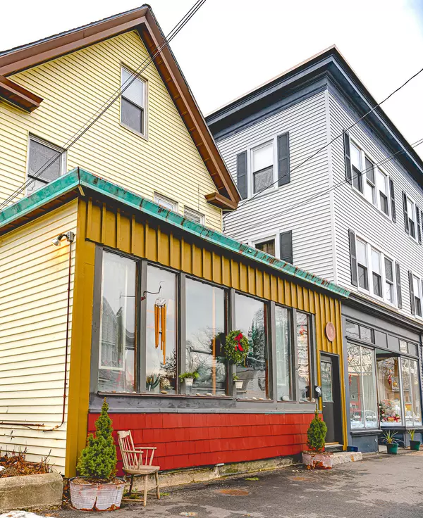South Portland, ME 04106,864 Broadway