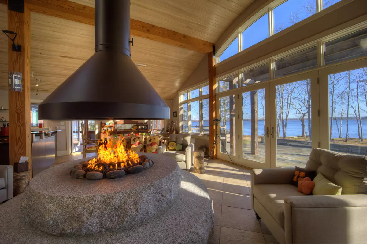 Surry, ME 04684,1212 Newbury Neck RD