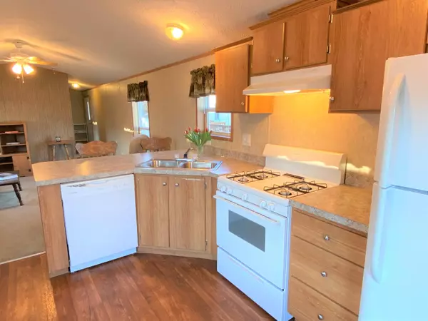 Kittery, ME 03904,17 Blackberry PL