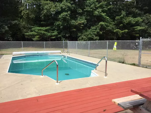 Bucksport, ME 04416,11 Seekins ST