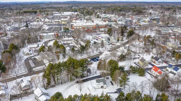 Freeport, ME 04032,15 Dennison AVE