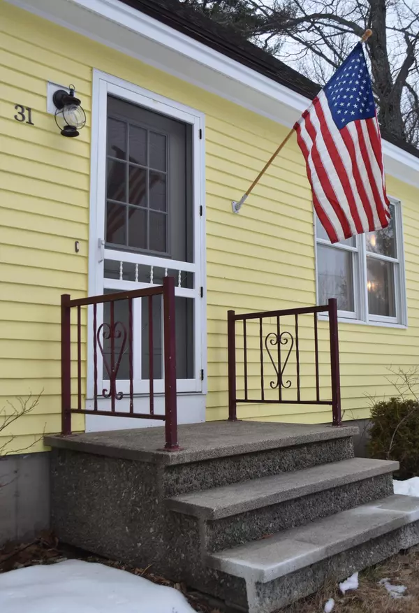 Topsham, ME 04086,31 Hanson DR