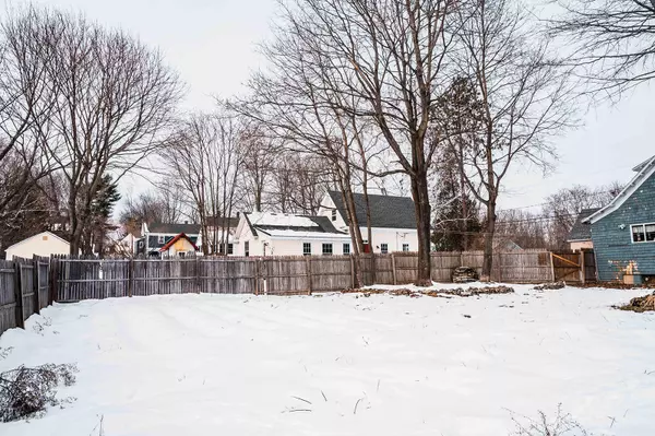 Gardiner, ME 04345,38 Autumn St ST