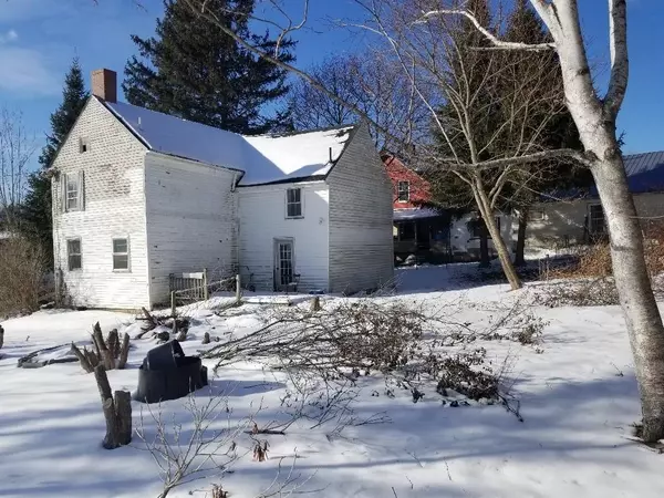 8 Dudley ST, Hampden, ME 04444
