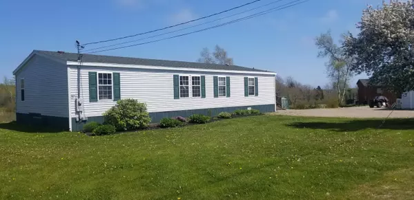 27 Maxwell RD, Gouldsboro, ME 04613