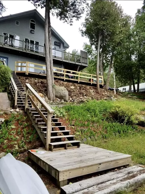 17 Daisy LN, Sidney, ME 04330