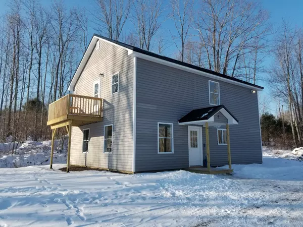 9 Babcock LN, Newburgh, ME 04444